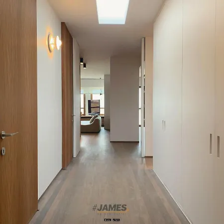 Schitterend, Ruim Design Appartement Met Frontaal Zeezicht Ref J00764
